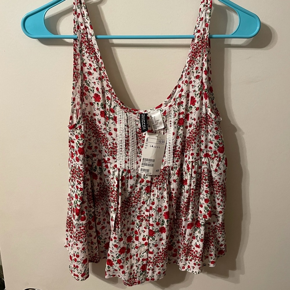 H&M NWT top. Size 4